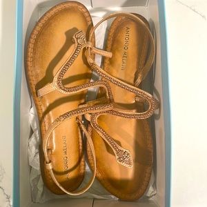 Sandals with snake head